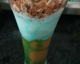 A picture of step 9 of Mango museli ki blue smoothie.