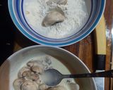 Foto langkah ke 2 dari resep Mushroom Fritters with Creamy Ranch Dip.