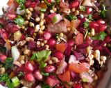 A picture of step 2 of Sprouted moth salad.