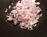 A picture of step 1 of Fried bhindi.