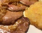 Foto del paso 8 de la receta: Lomo al ajillo con salsa de quesos y manzana asada, para cena-exprés