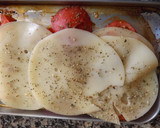 Foto del paso 2 de la receta: Tomates al horno con rodajas de queso Provolone