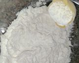 A picture of step 2 of Button cookies without oven.