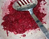A picture of step 2 of Beetroot halwa.