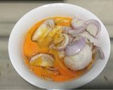 A picture of step 1 of Onion Omelette.