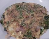 Foto langkah ke 5 dari resep Telur dadar daun katuk.