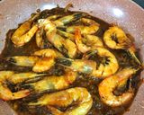 Foto langkah ke 3 dari resep Udang goreng Mentega.