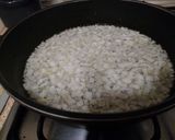 Hiszpański omlet ze szparagami krok przepisu 2 zdjęcie