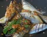 Foto langkah ke 3 dari resep Ikan sarden masak kuning.