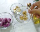 Foto langkah ke 1 dari resep Bumbu Dasar Putih.