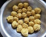 A picture of step 3 of Missi Roti.