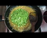 A picture of step 4 of Caramalised broccoli tart.