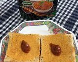 A picture of step 4 of Mayo-Schezwan-Potato Toasted Sandwich.