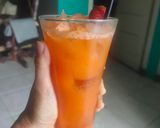 Foto langkah ke 3 dari resep Jus wortel strawberry.