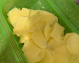 Foto del paso 1 de la receta: Patatas a lo pobre en lékué