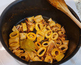Foto del paso 5 de la receta: Potaje de garbanzos con chipirones y gambas