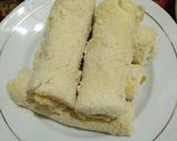 Foto langkah ke 5 dari resep Roti Gulung Isi Pisang Keju Coklat.