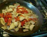 Foto del paso 1 de la receta: Pollo a la cazadora en paellera (a mi gusto)