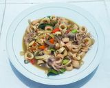 Foto langkah ke 7 dari resep Tumis Cumi Asin.