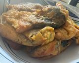 Foto del paso 5 de la receta: Chiles capeados rellenos de queso en caldillo de tomate