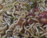 Foto langkah ke 5 dari resep Mie goreng basah.