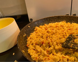Foto del paso 3 de la receta: Arroz frito con puerro y bacon, con kimchi y plátano