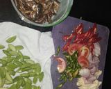 Foto langkah ke 2 dari resep Ikan Teri Pete Pelangi.