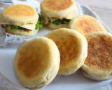 Foto langkah ke 8 dari resep English Muffin - No oven, less egg. Vegetarian friendly.