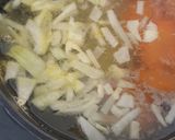 Foto langkah ke 4 dari resep 67. Sop makaroni sosis (SoMaSi).