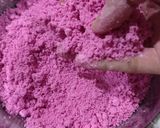 Foto langkah ke 4 dari resep Kue Putu Naga Merah.