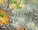 A picture of step 3 of Spring onion fritters.