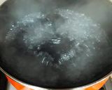 Foto del paso 5 de la receta: Sopa de almejas chirlas con pastas Fullini