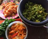 Foto del paso 1 de la receta: Pollo con brócoli en zanahoria y chiles en escabeche casero