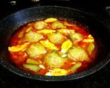 Foto del paso 4 de la receta: Salsa roja deliciosa con alcachofas y huevo duro