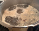 Foto del paso 1 de la receta: Manitas de cerdo con alubias