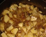 Foto del paso 3 de la receta: Hígado con cebolla y papas