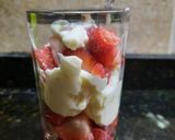 Foto del paso 4 de la receta: Copa de frutillas tipo cheesecake
