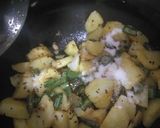 फ्रेंच बीन्स और आलू की सूखी सब्जी (French beans aur aloo ki sookhi sabzi recipe in Hindi) रेसिपी चरण 7 फोटो