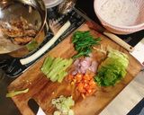 รูปขั้นตอนการทำที่ 1 ของ ยำขนมจีนปลาร้าปลาทู🐟style by barbie👩🏼🍳