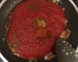 Foto del paso 2 de la receta: Huevos con tomate 🍳🍅