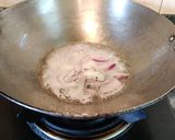 A picture of step 4 of White Pumpkin Curry.
