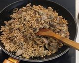 Foto del paso 3 de la receta: Hojaldre de Champiñones, Carne Picada Criolla, Hígado y Queso de Cabra
