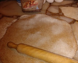 Foto del paso 2 de la receta: Tarta de zapallitos y crema con masa de harina integral