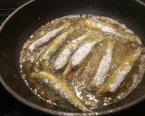 Foto del paso 3 de la receta: Boquerones fritos con cúrcuma y limón