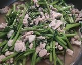 รูปขั้นตอนการทำที่ 4 ของ หมูผัดผักบุ้ง by.รถเมล์เด็กหอ