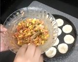 A picture of step 5 of Bread pizza cups.