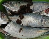 Foto langkah ke 1 dari resep Ikan Kembung Goreng.