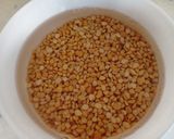 A picture of step 1 of Chane ki Daal ka Halwa.