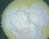 Foto langkah ke 5 dari resep Bolu Sarang Semut Kukus (Karamel) hanya pake Garpu.