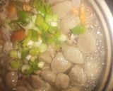 Foto langkah ke 4 dari resep Sayur Sop Bakso Sederhana.